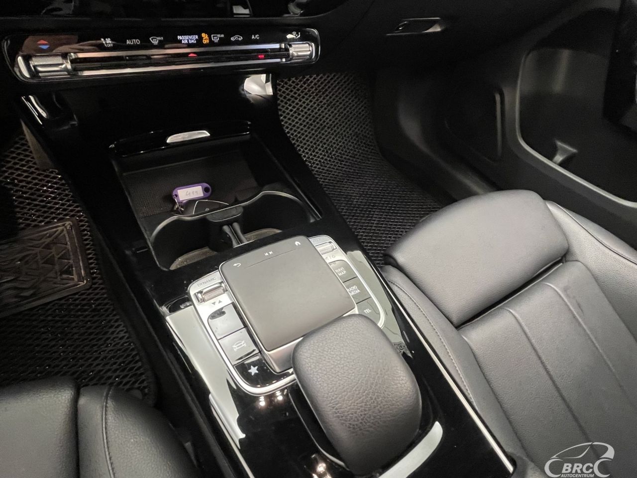 Mercedes-Benz A180 | 24