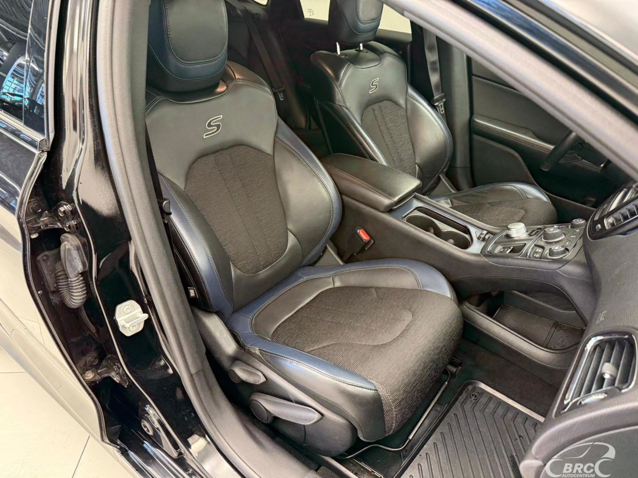 Chrysler 200 | 18