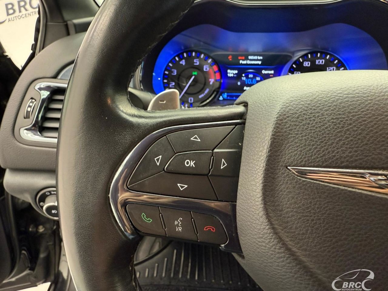 Chrysler 200 | 11