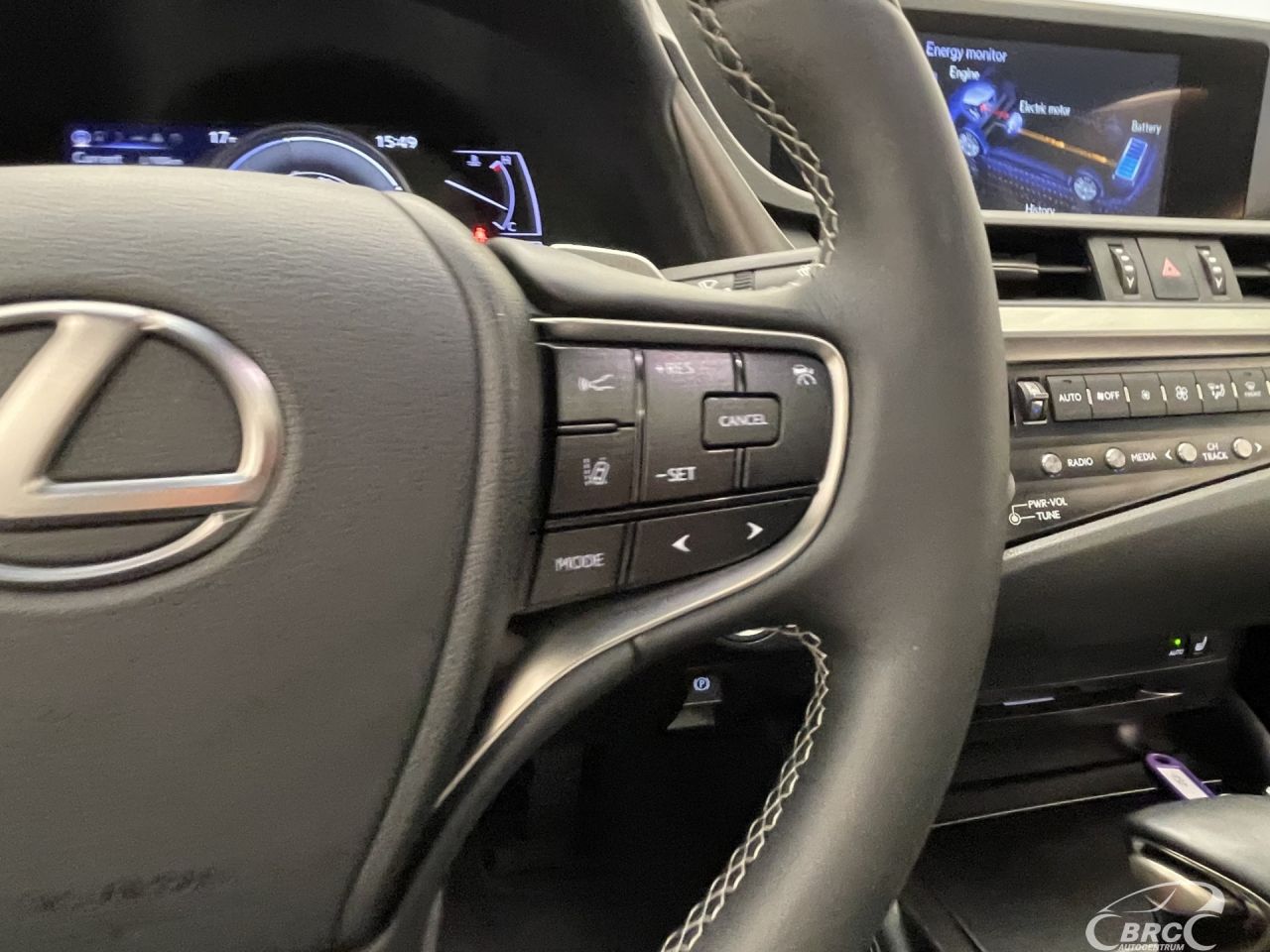Lexus ES 300h | 29