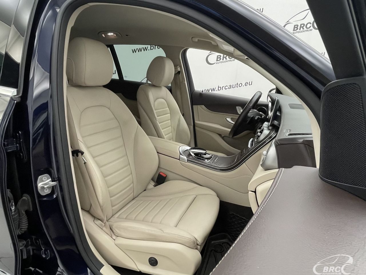Mercedes-Benz GLC300 | 6