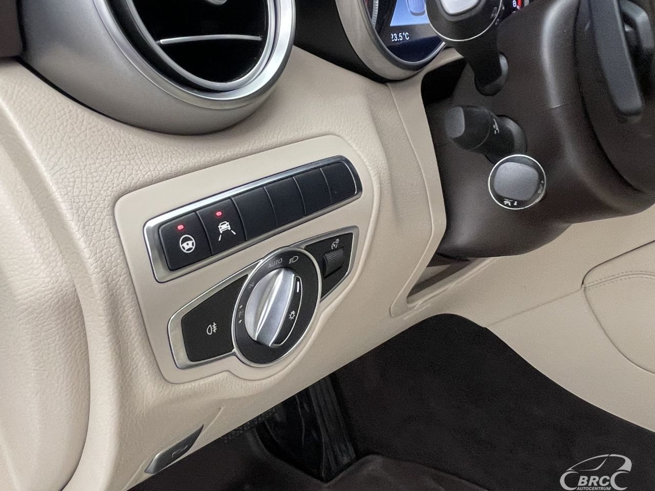 Mercedes-Benz GLC300 | 25