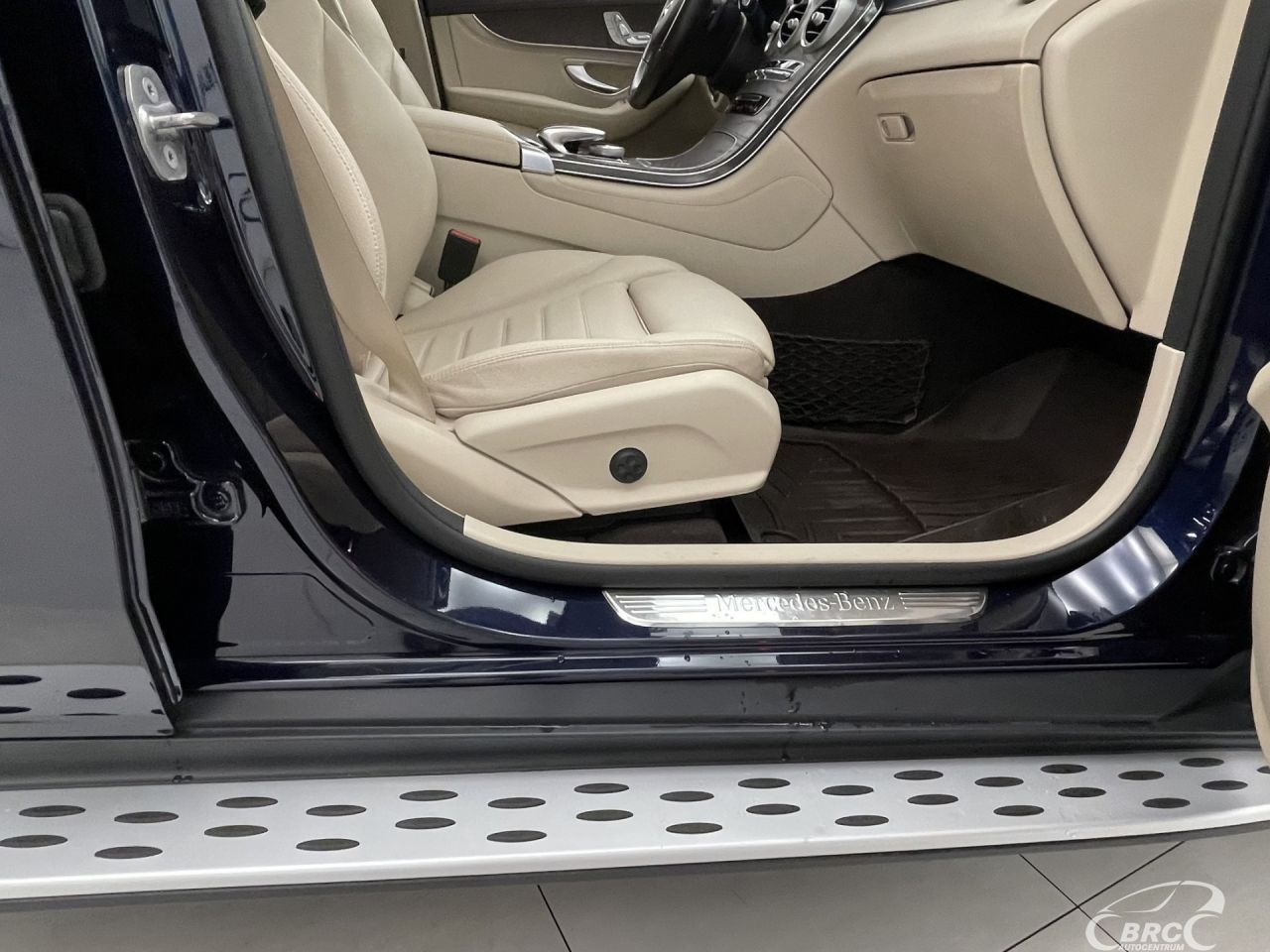 Mercedes-Benz GLC300 | 5