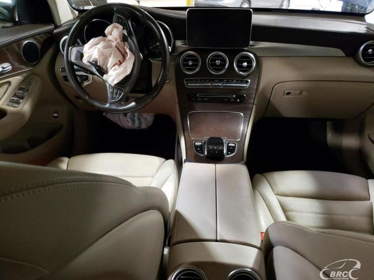 Mercedes-Benz GLC300 | 59