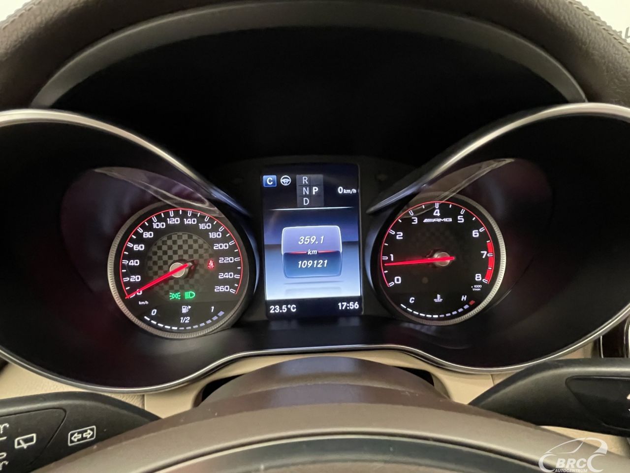 Mercedes-Benz GLC300 | 31