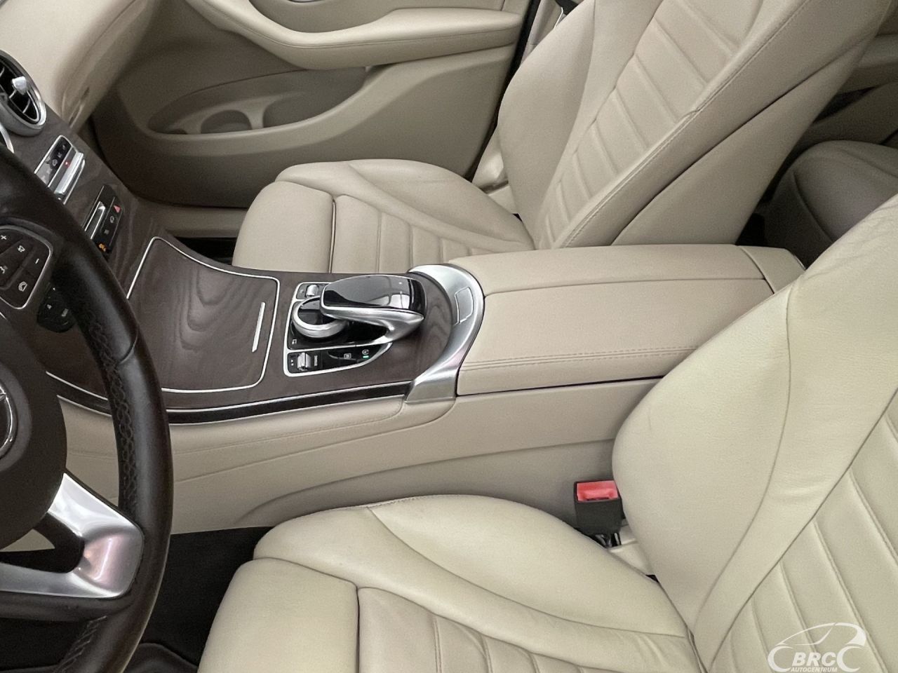 Mercedes-Benz GLC300 | 24