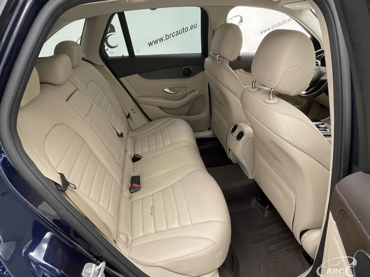 Mercedes-Benz GLC300 | 11