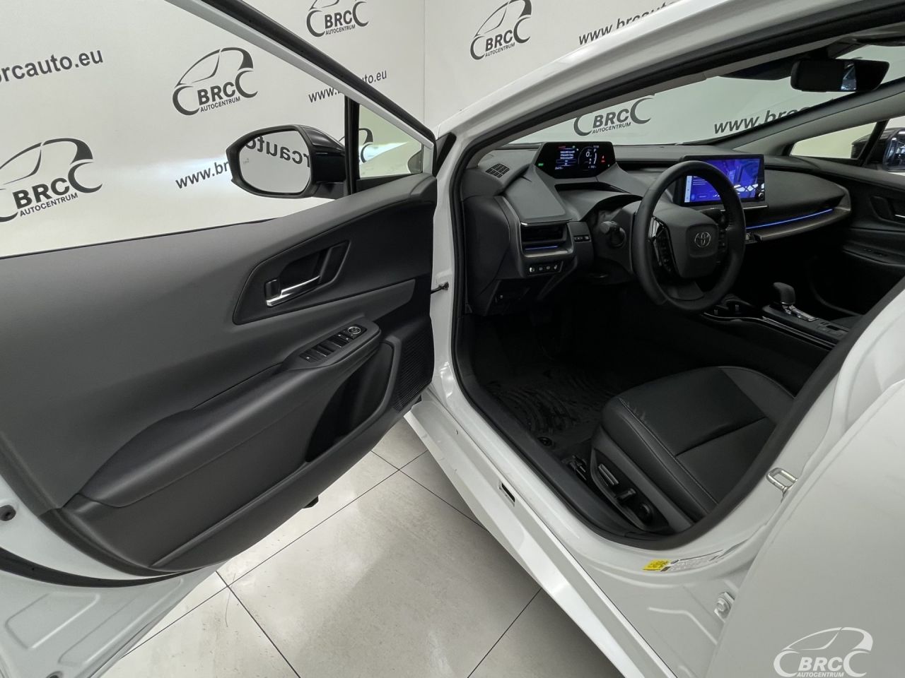 Toyota Prius | 18
