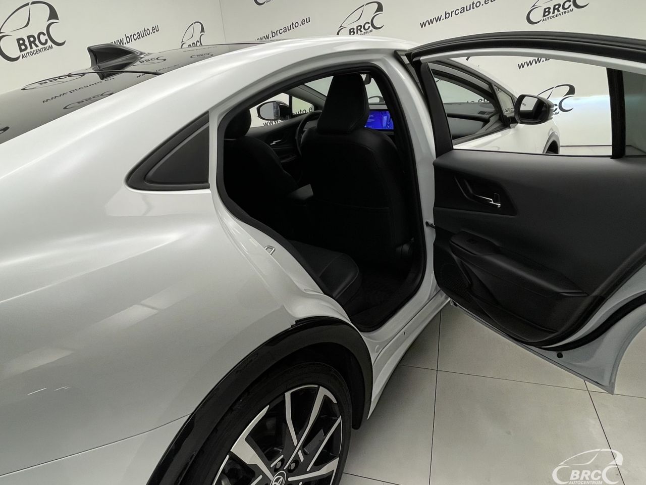 Toyota Prius | 12