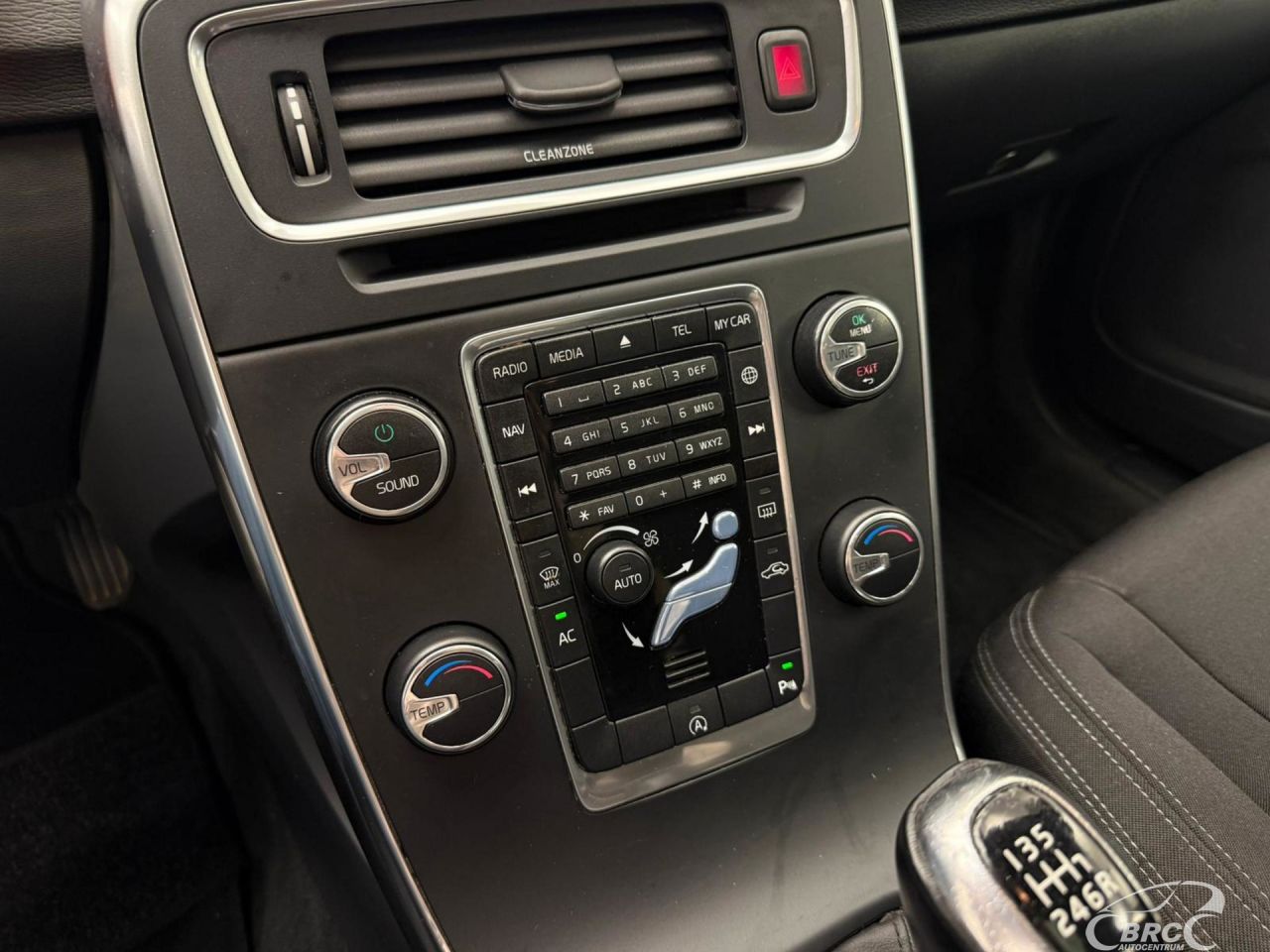 Volvo V60 | 12