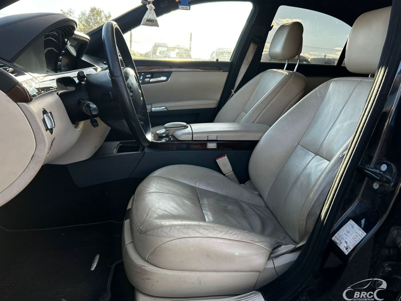 Mercedes-Benz S320 | 14