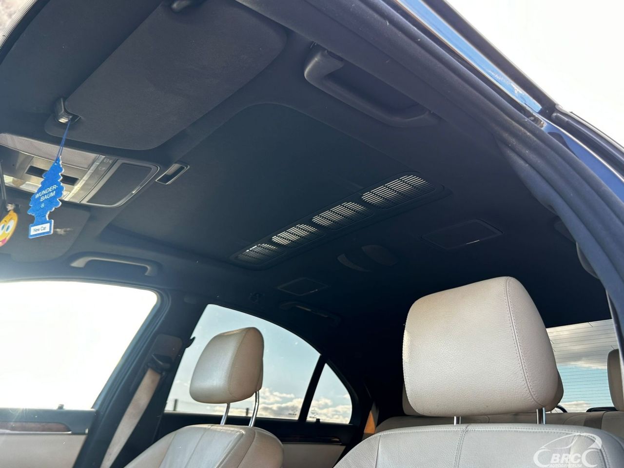 Mercedes-Benz S320 | 12