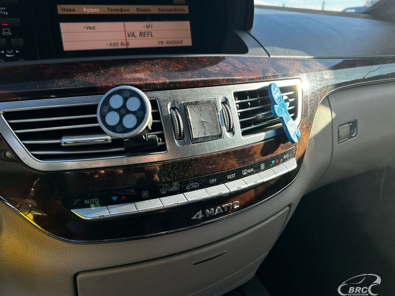 Mercedes-Benz S320 | 16