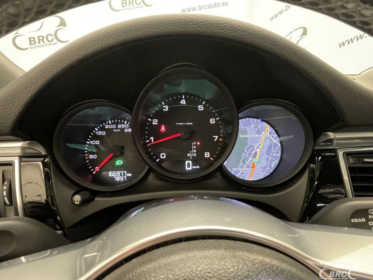Porsche Macan | 33