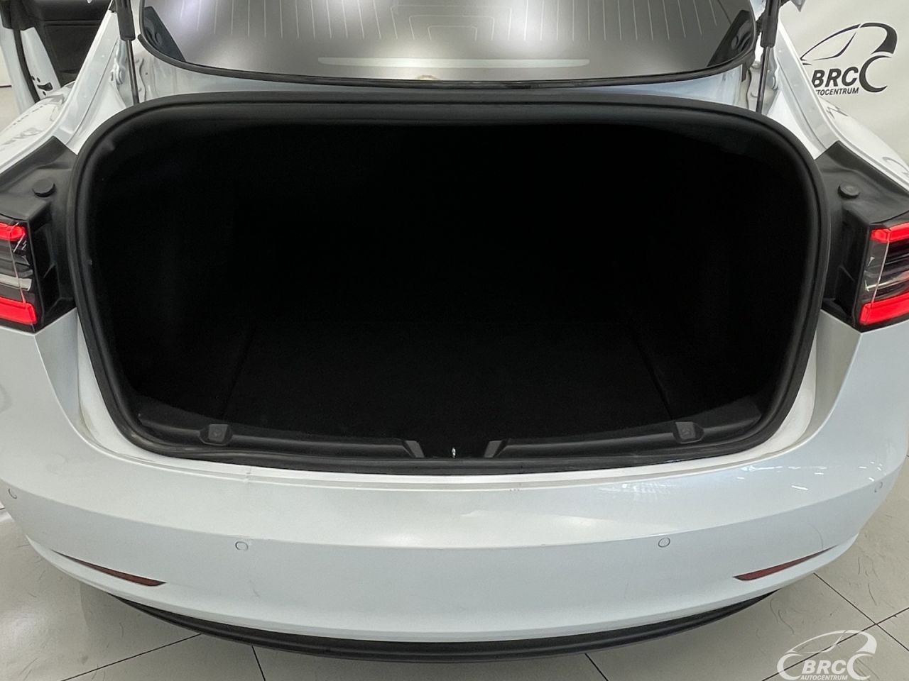 Tesla Model 3 | 37