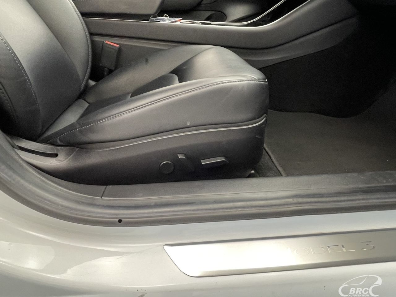 Tesla Model 3 | 5