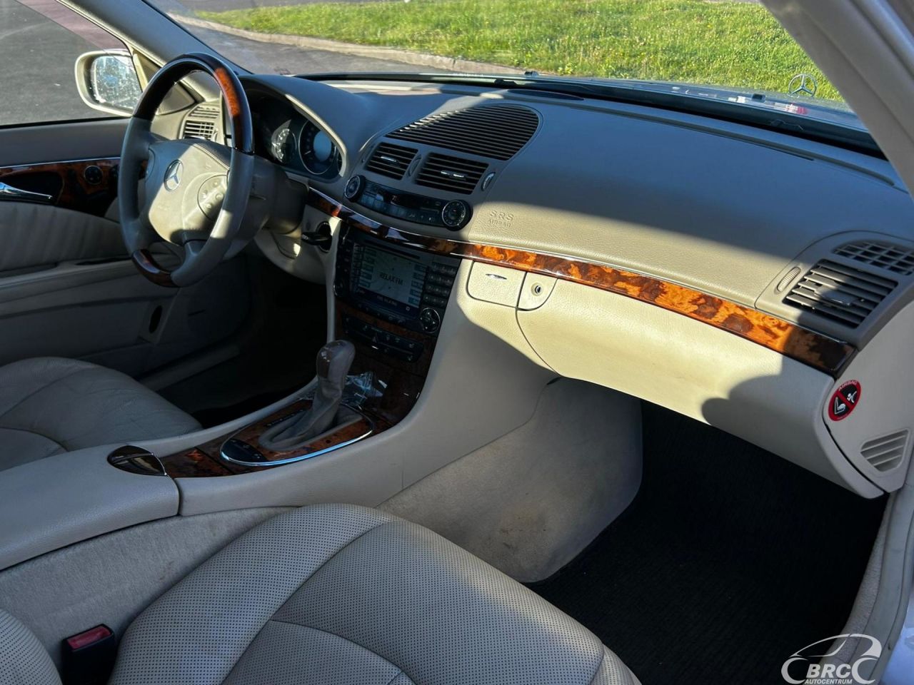 Mercedes-Benz E500 | 10