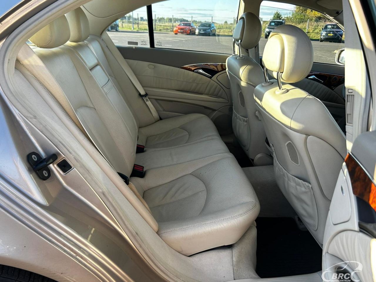 Mercedes-Benz E500 | 11