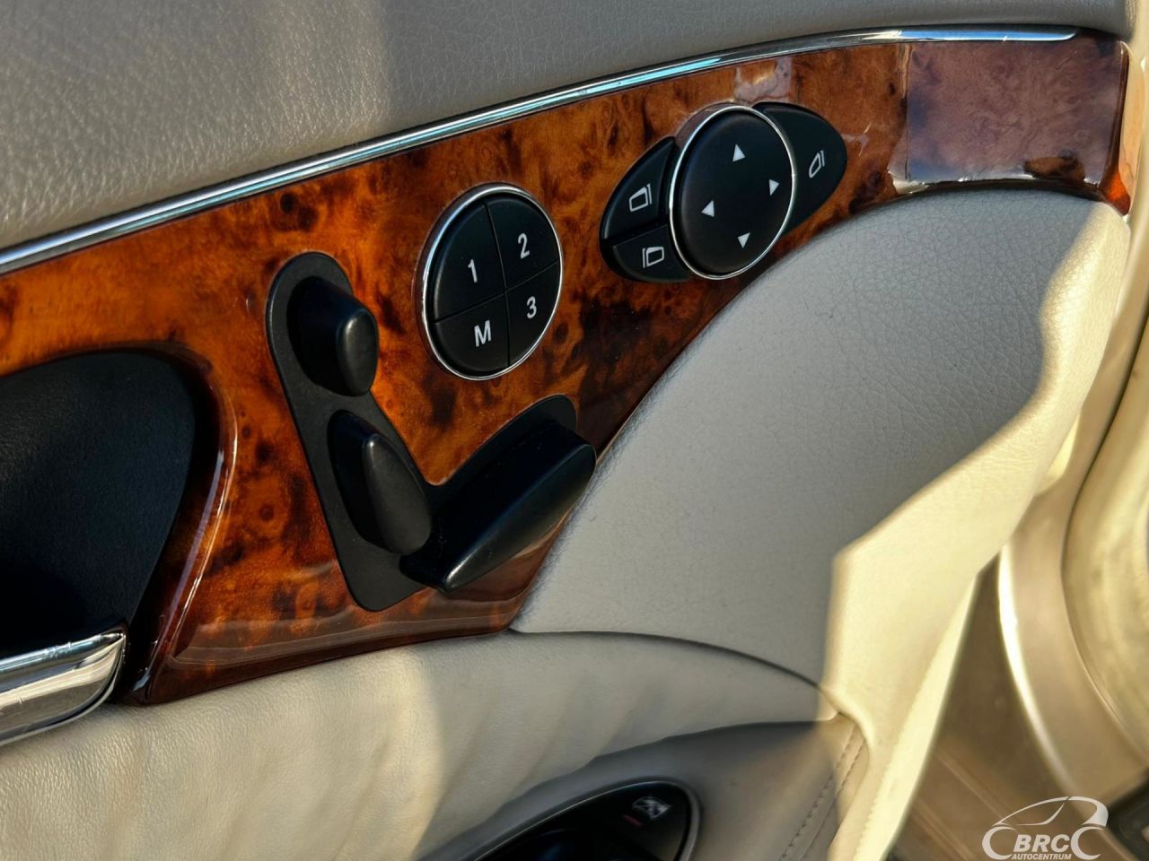 Mercedes-Benz E500 | 15
