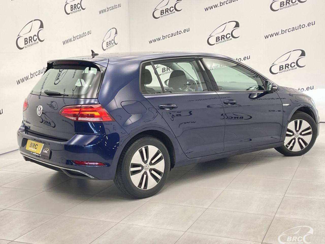 Volkswagen Golf | 1