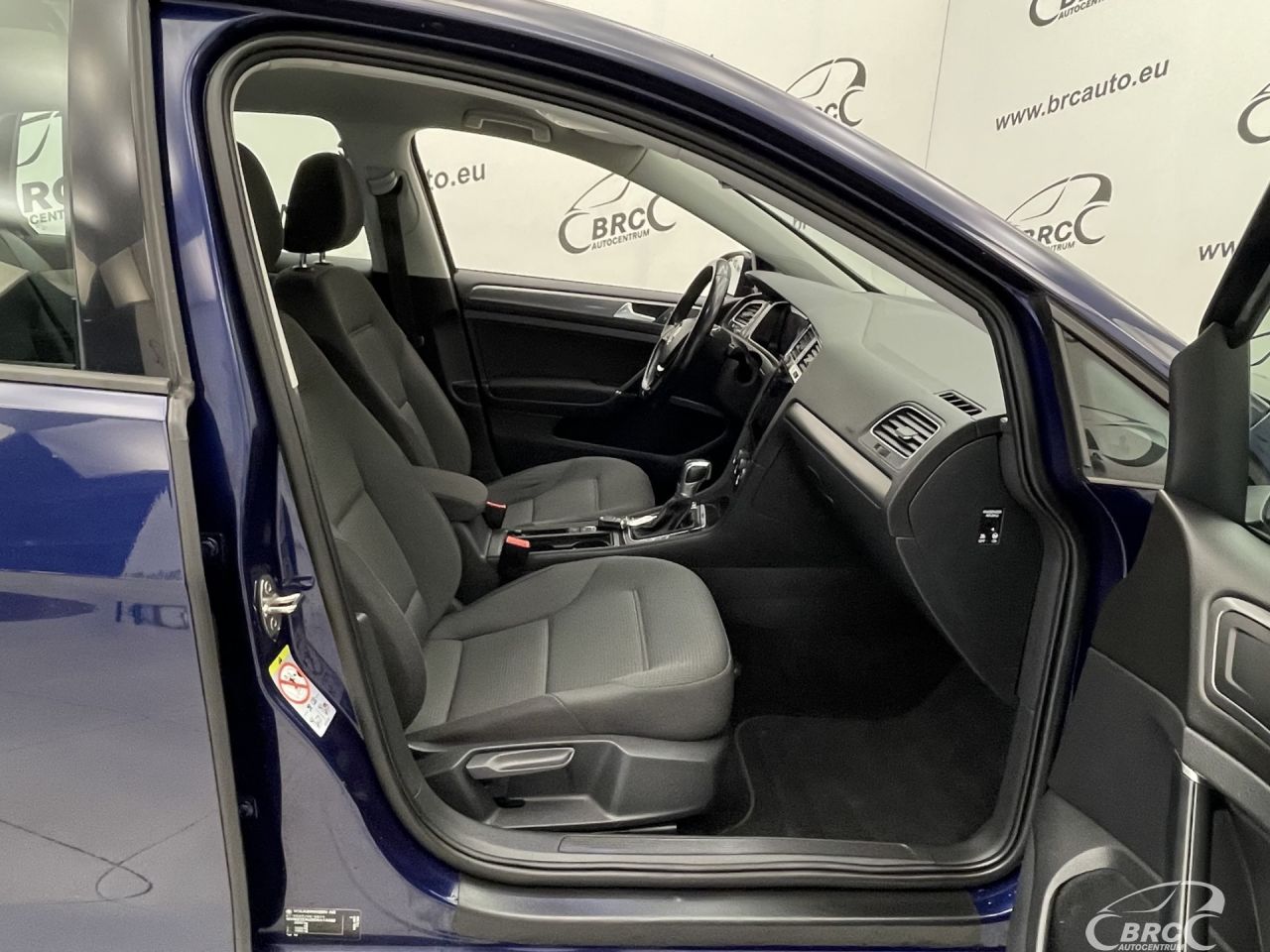 Volkswagen Golf | 3