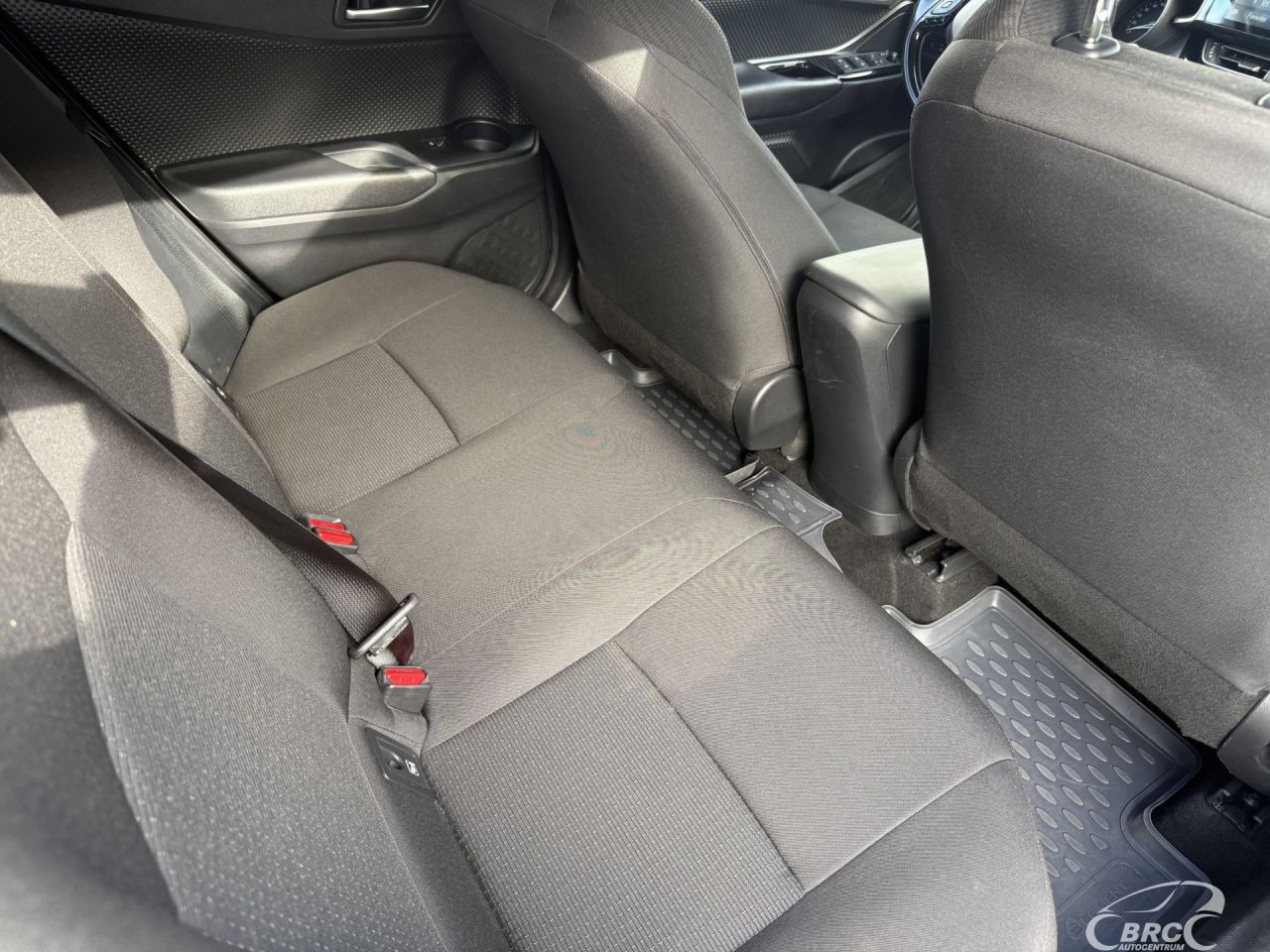 Toyota C-HR | 10