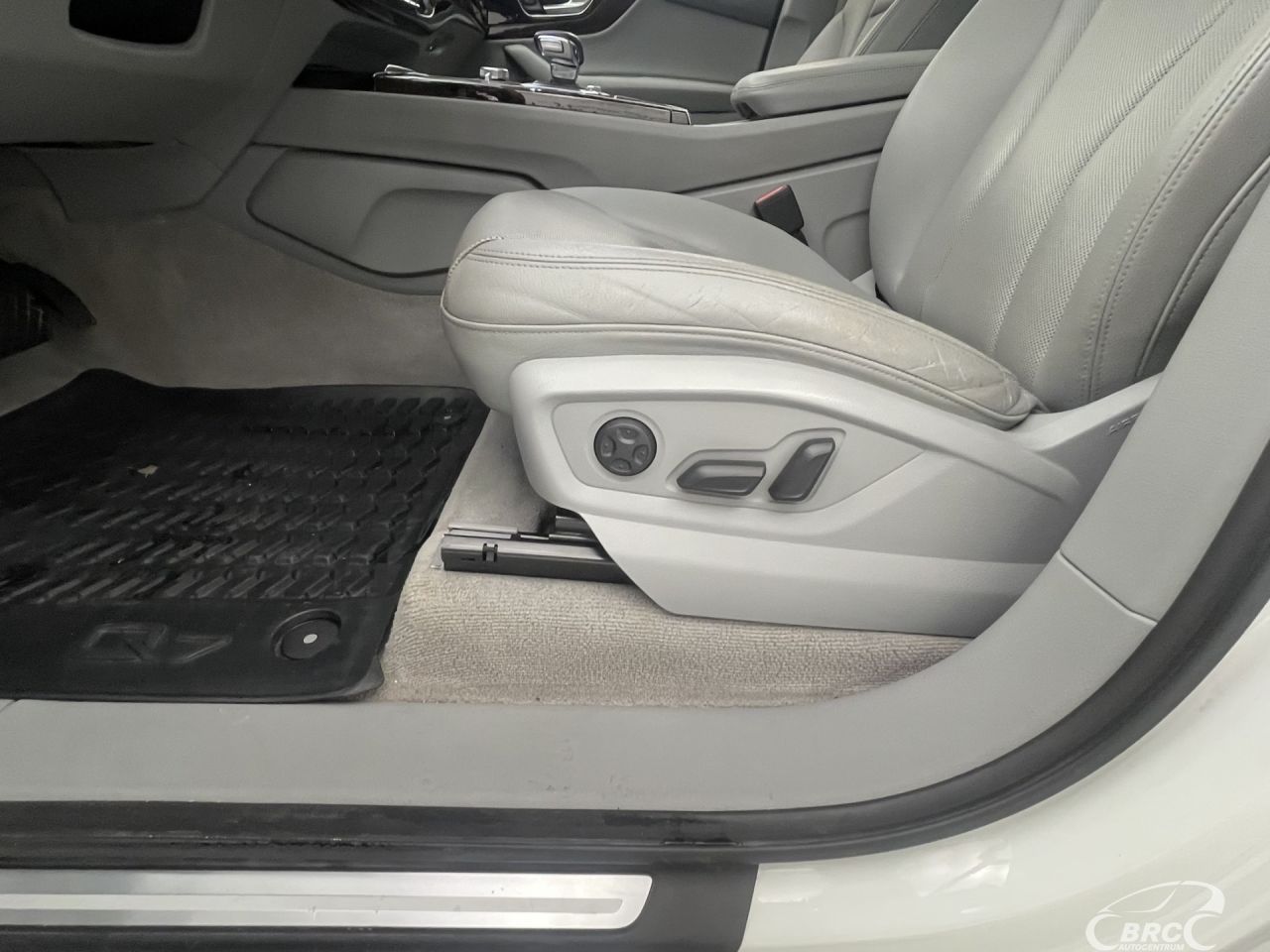 Audi Q7 | 23