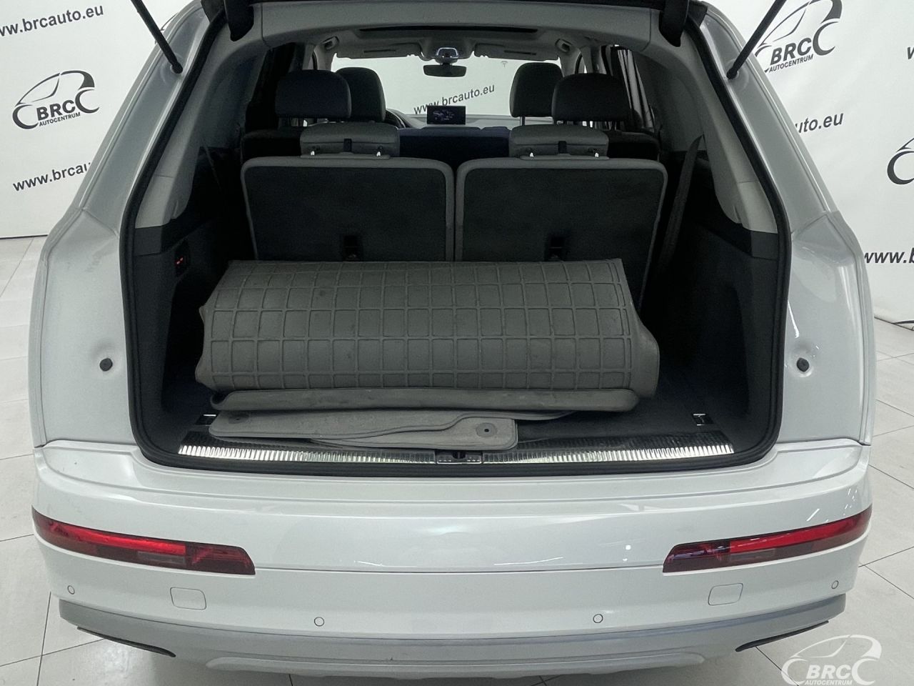 Audi Q7 | 44