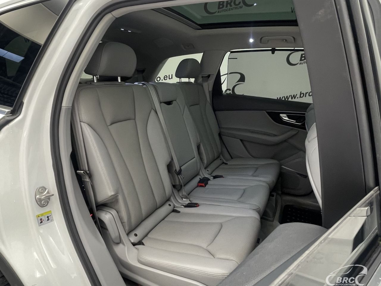 Audi Q7 | 11