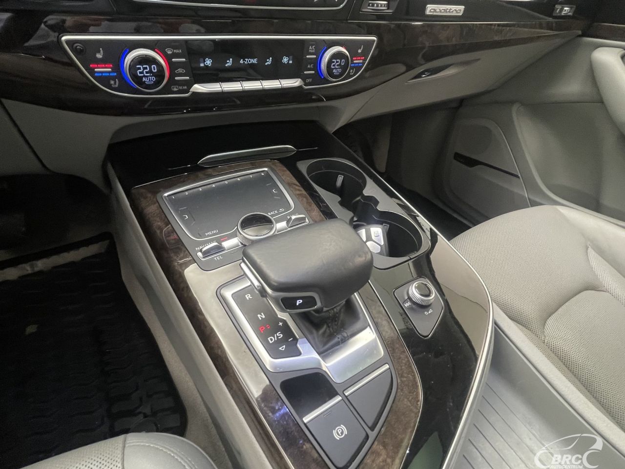 Audi Q7 | 28