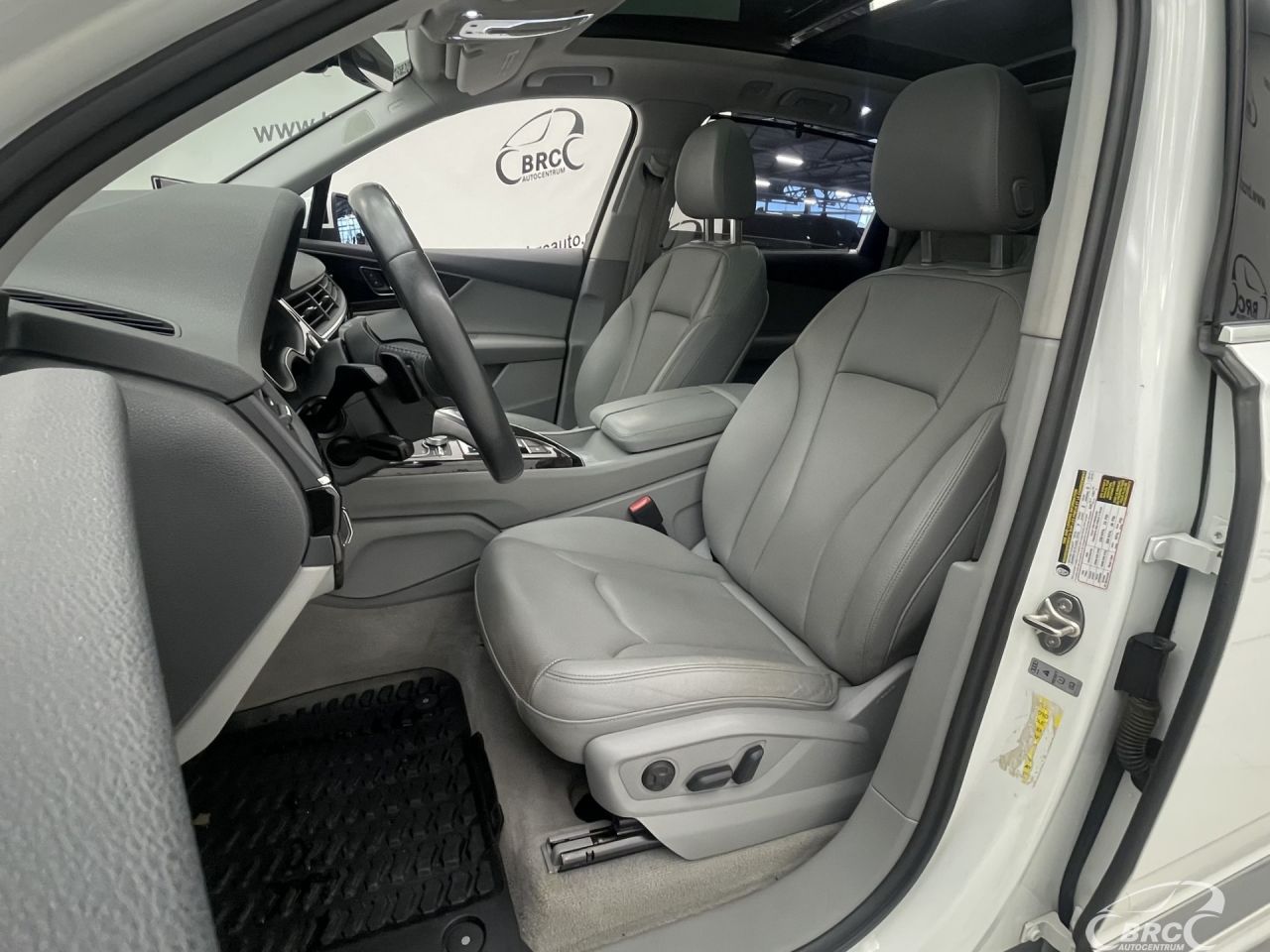 Audi Q7 | 24