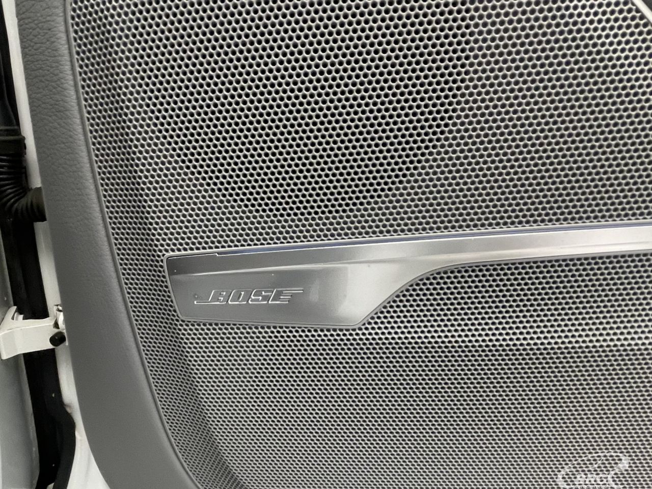 Audi Q7 | 8