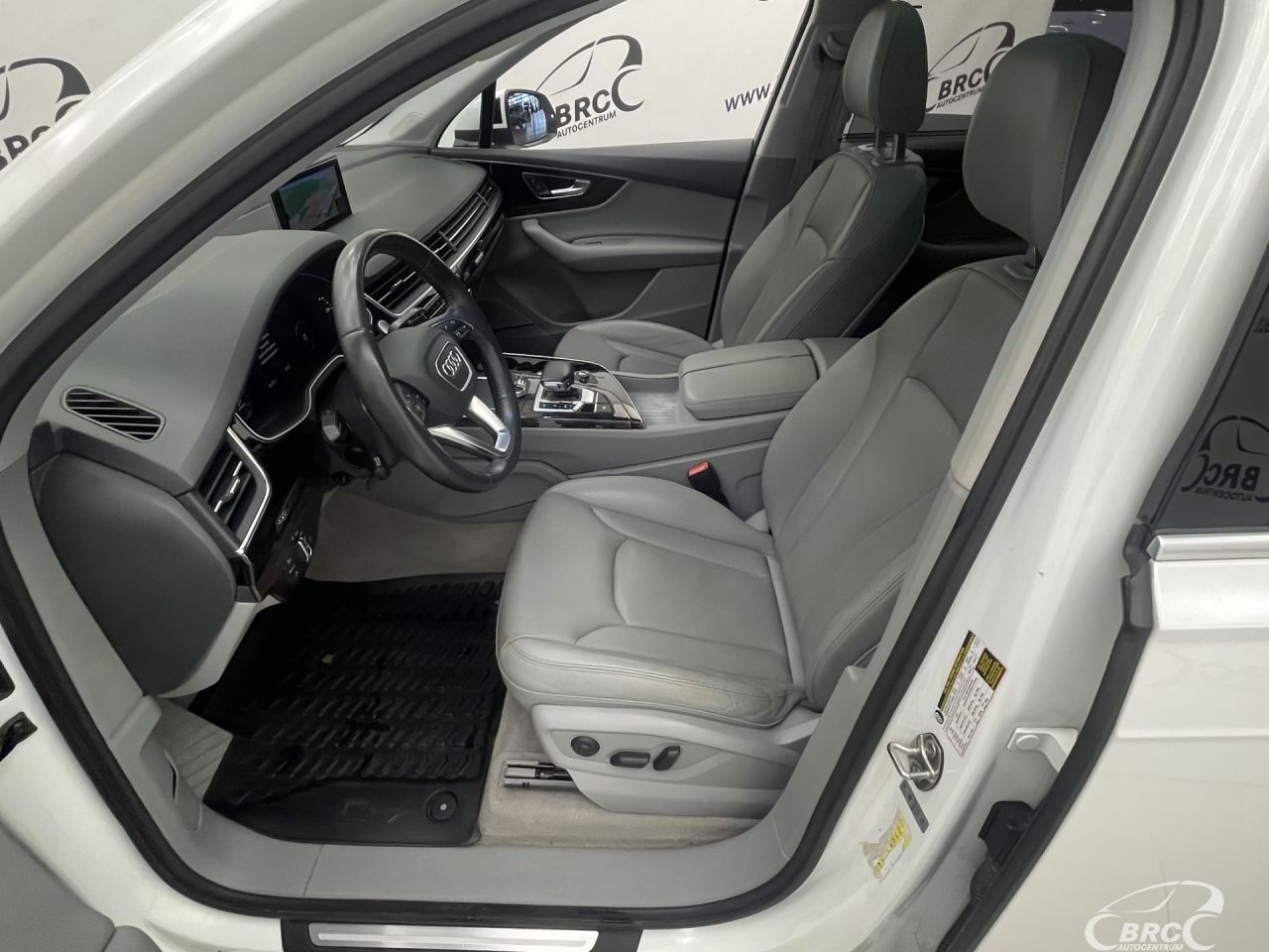 Audi Q7 | 22