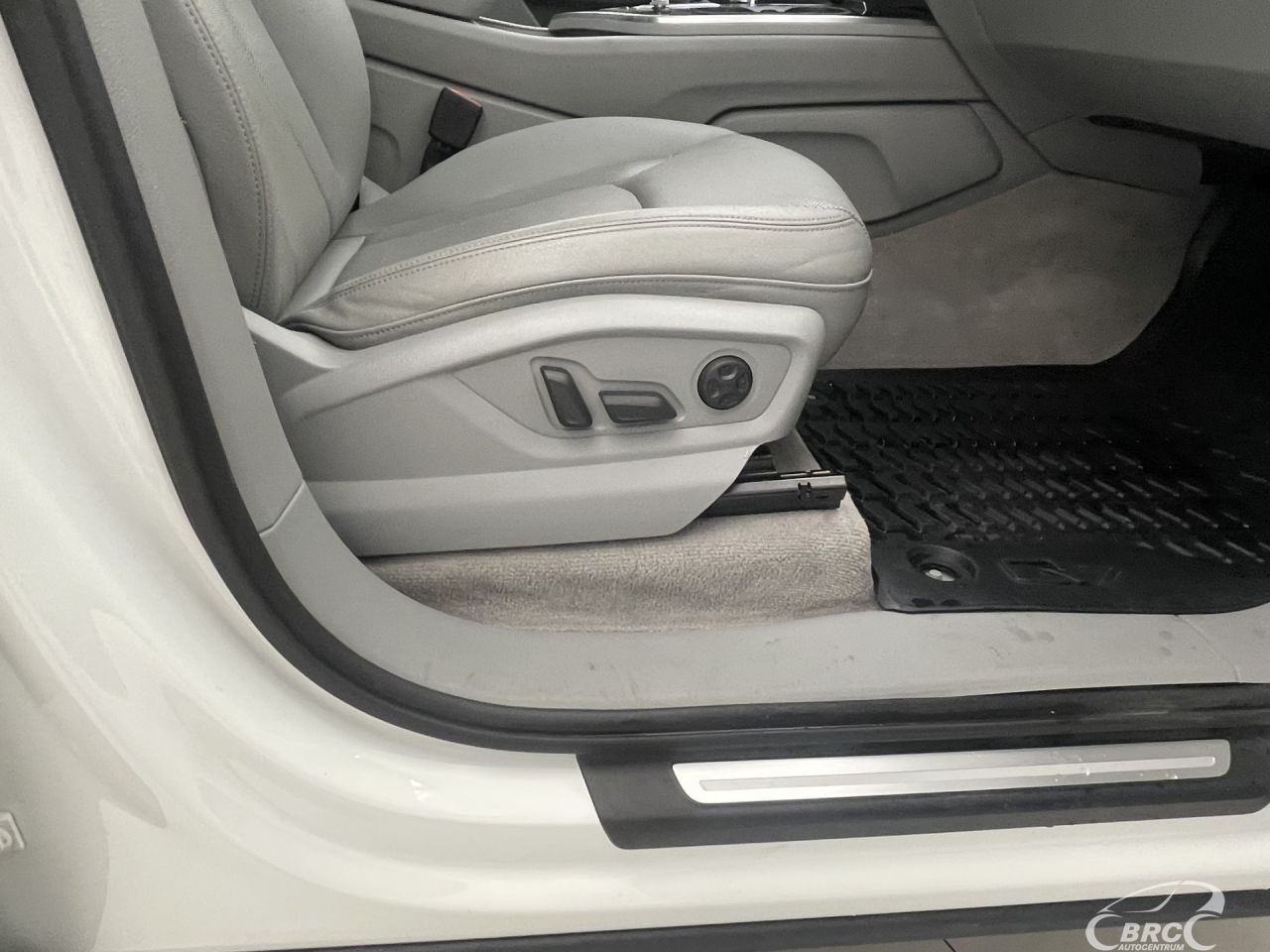 Audi Q7 | 5