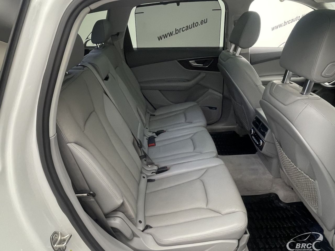 Audi Q7 | 10