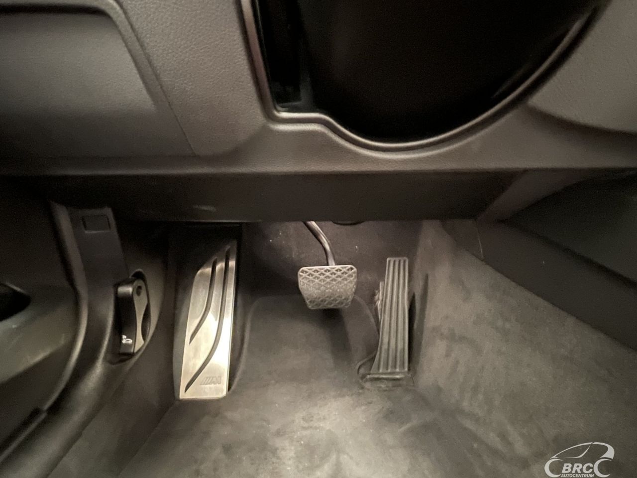 BMW 330 | 31