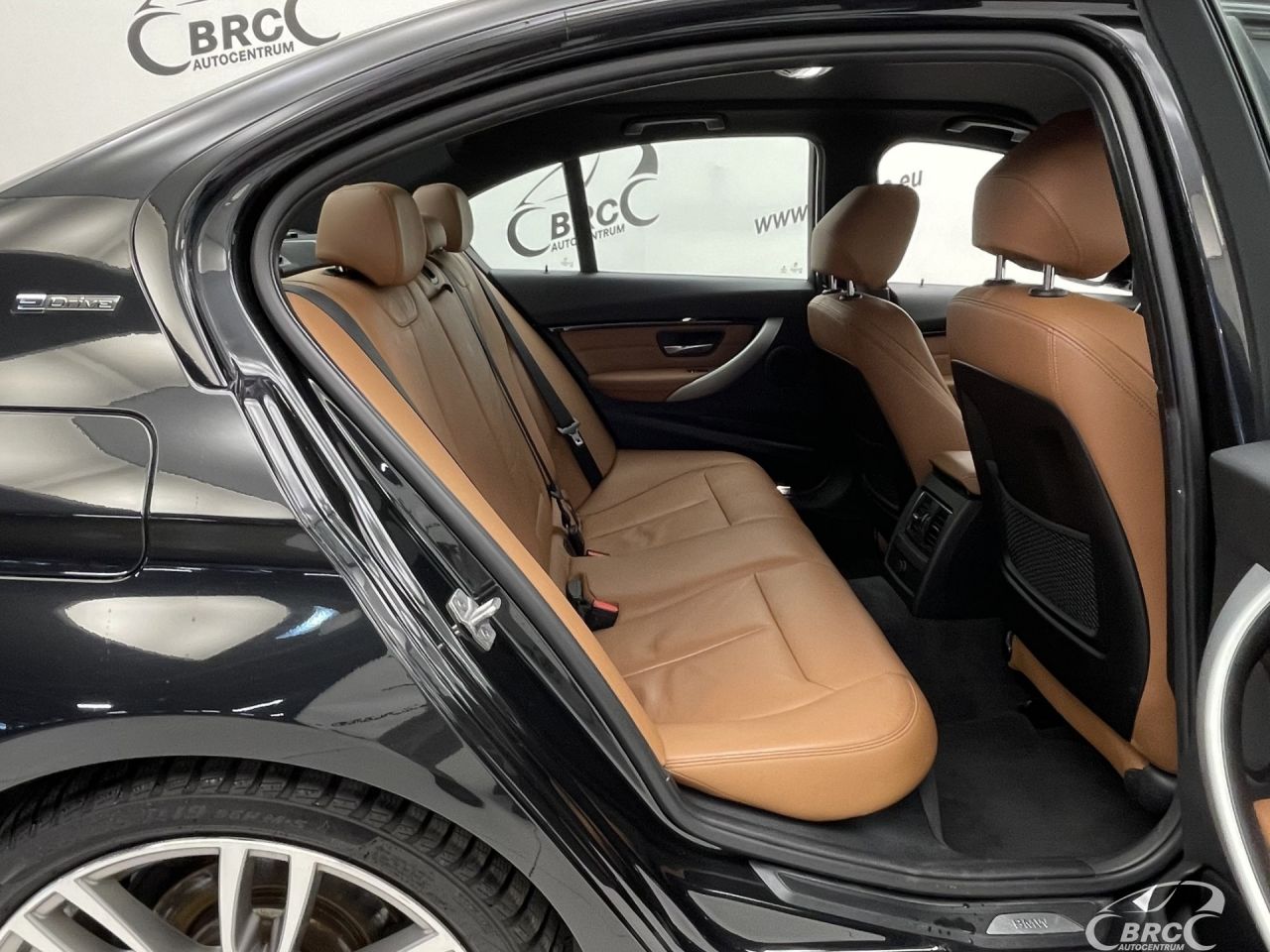 BMW 330 | 9