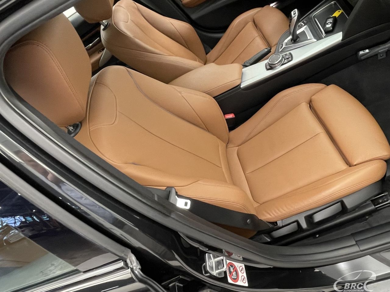 BMW 330 | 4