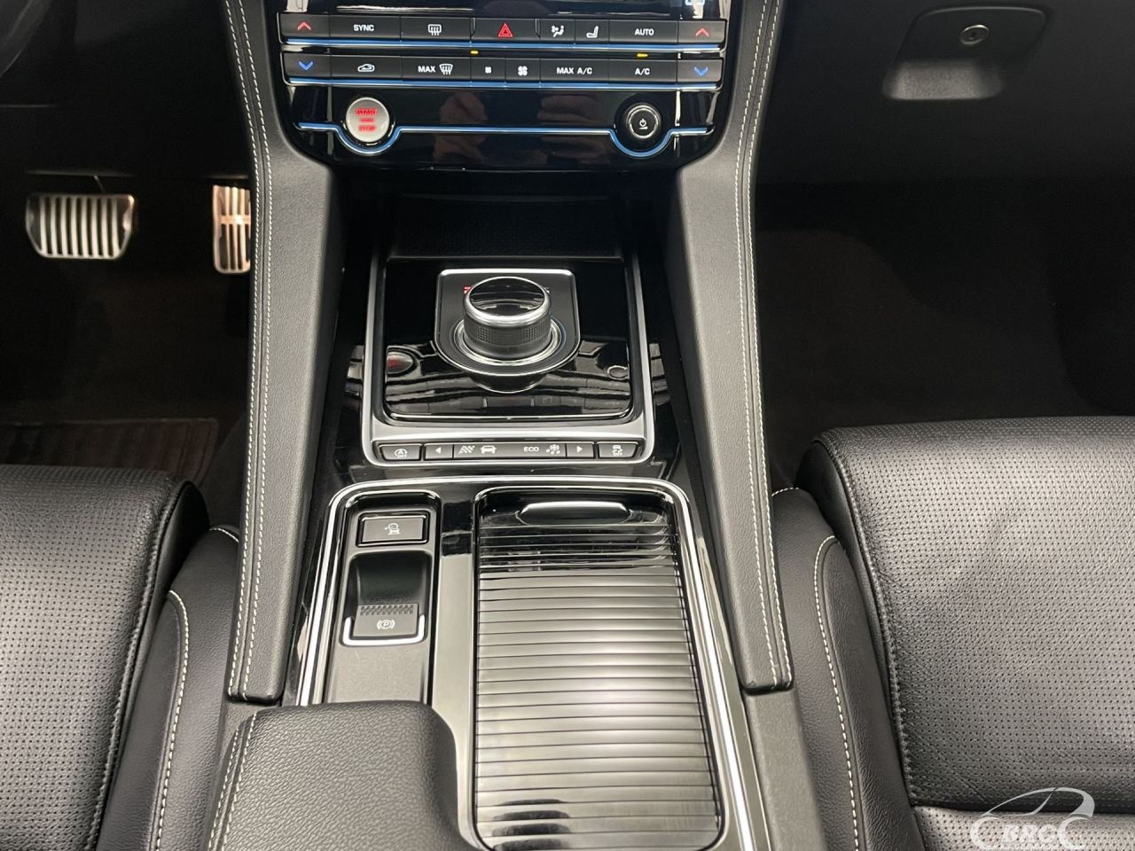 Jaguar F-Pace | 19