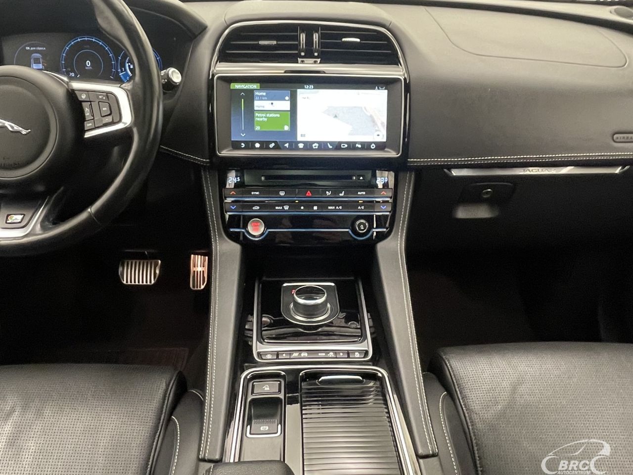 Jaguar F-Pace | 16