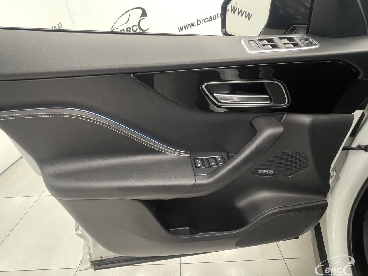 Jaguar F-Pace | 21