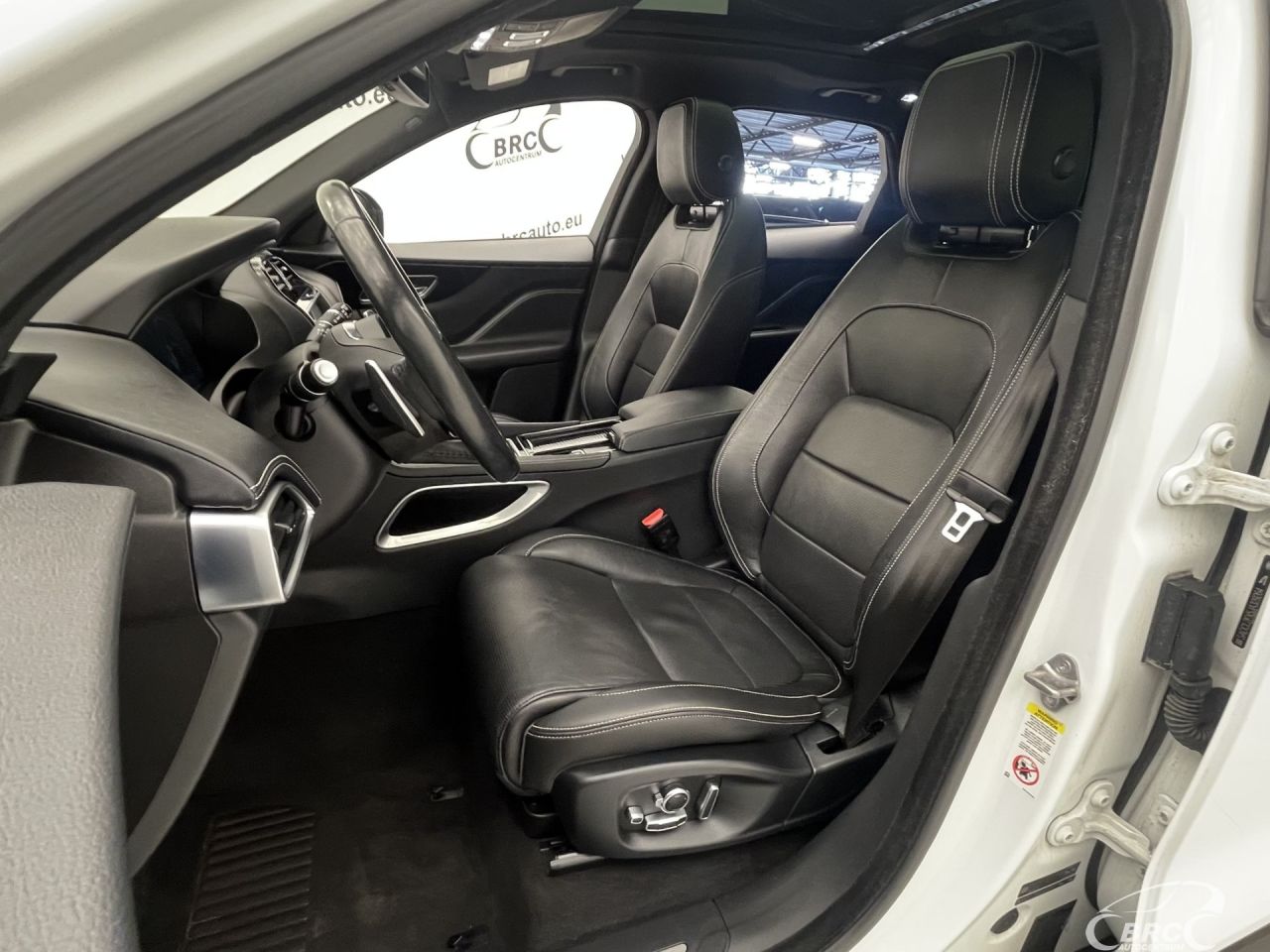 Jaguar F-Pace | 24