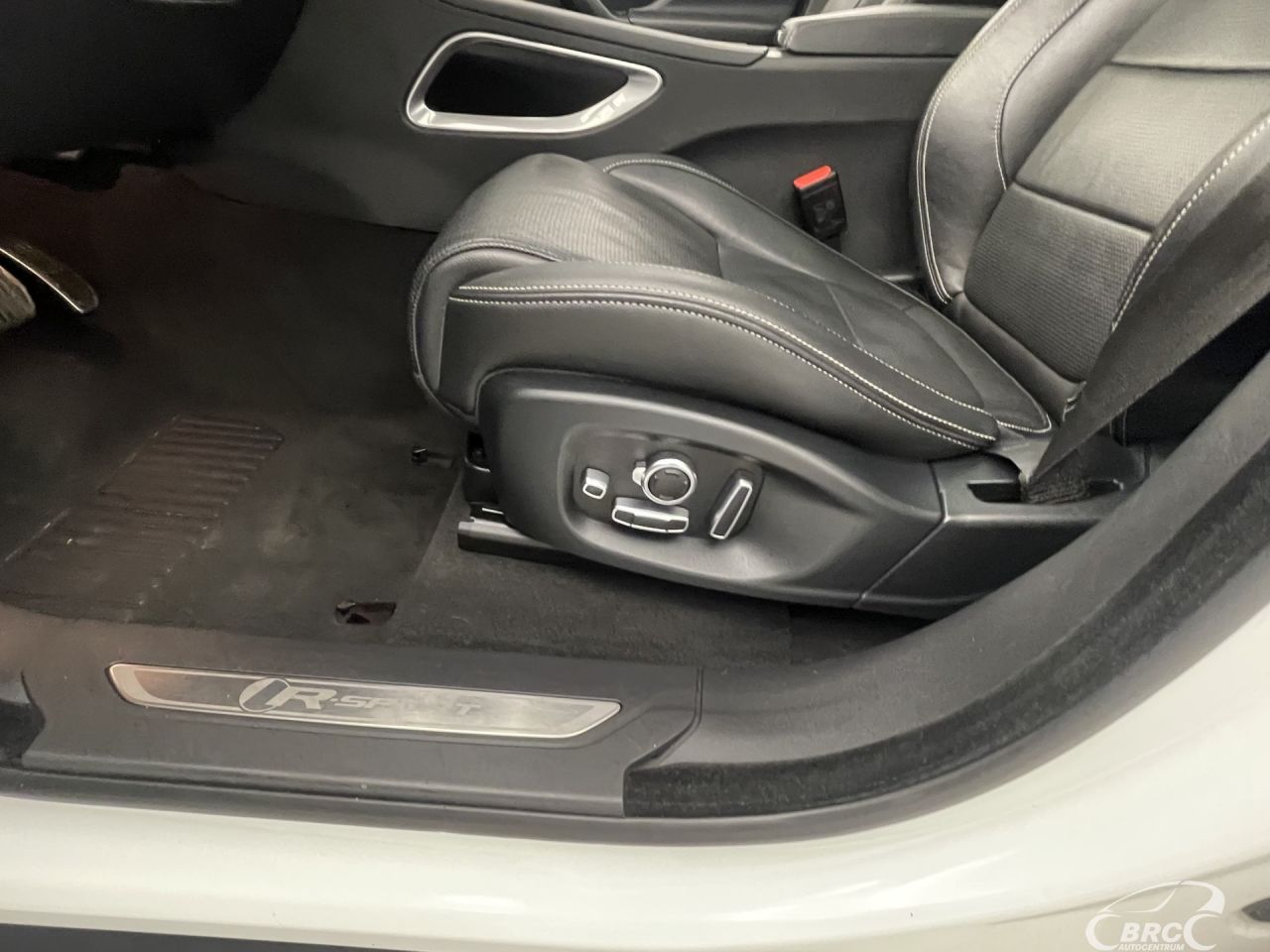 Jaguar F-Pace | 23