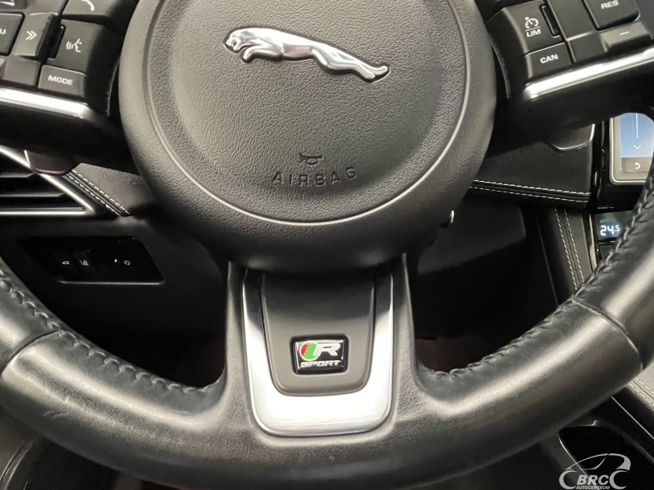 Jaguar F-Pace | 35