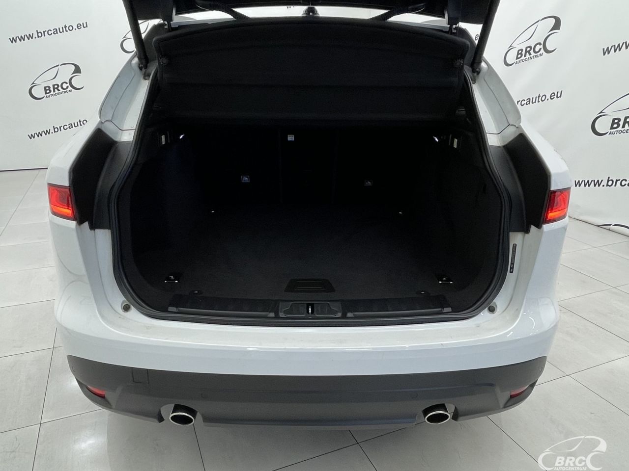 Jaguar F-Pace | 52