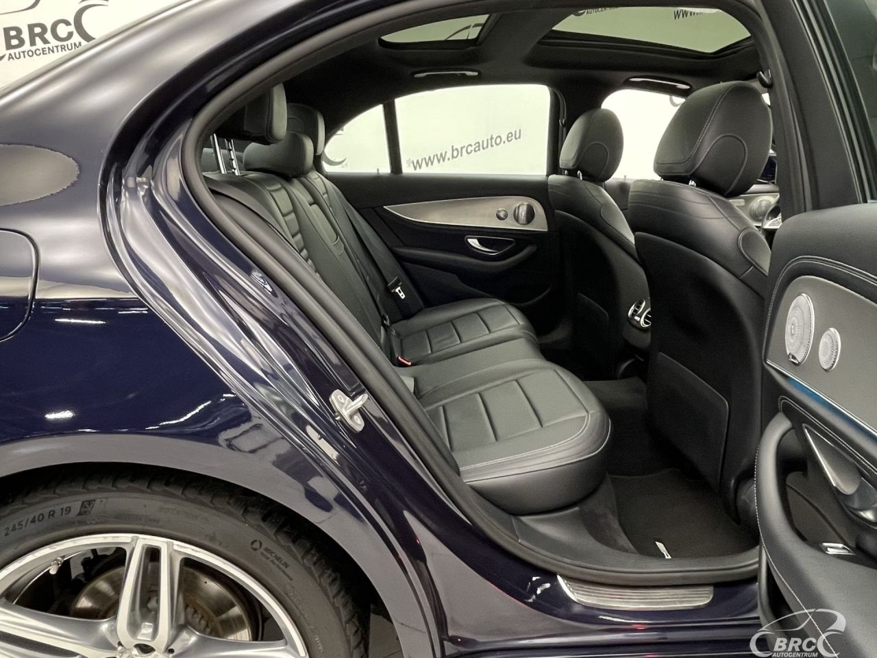 Mercedes-Benz E200 | 9