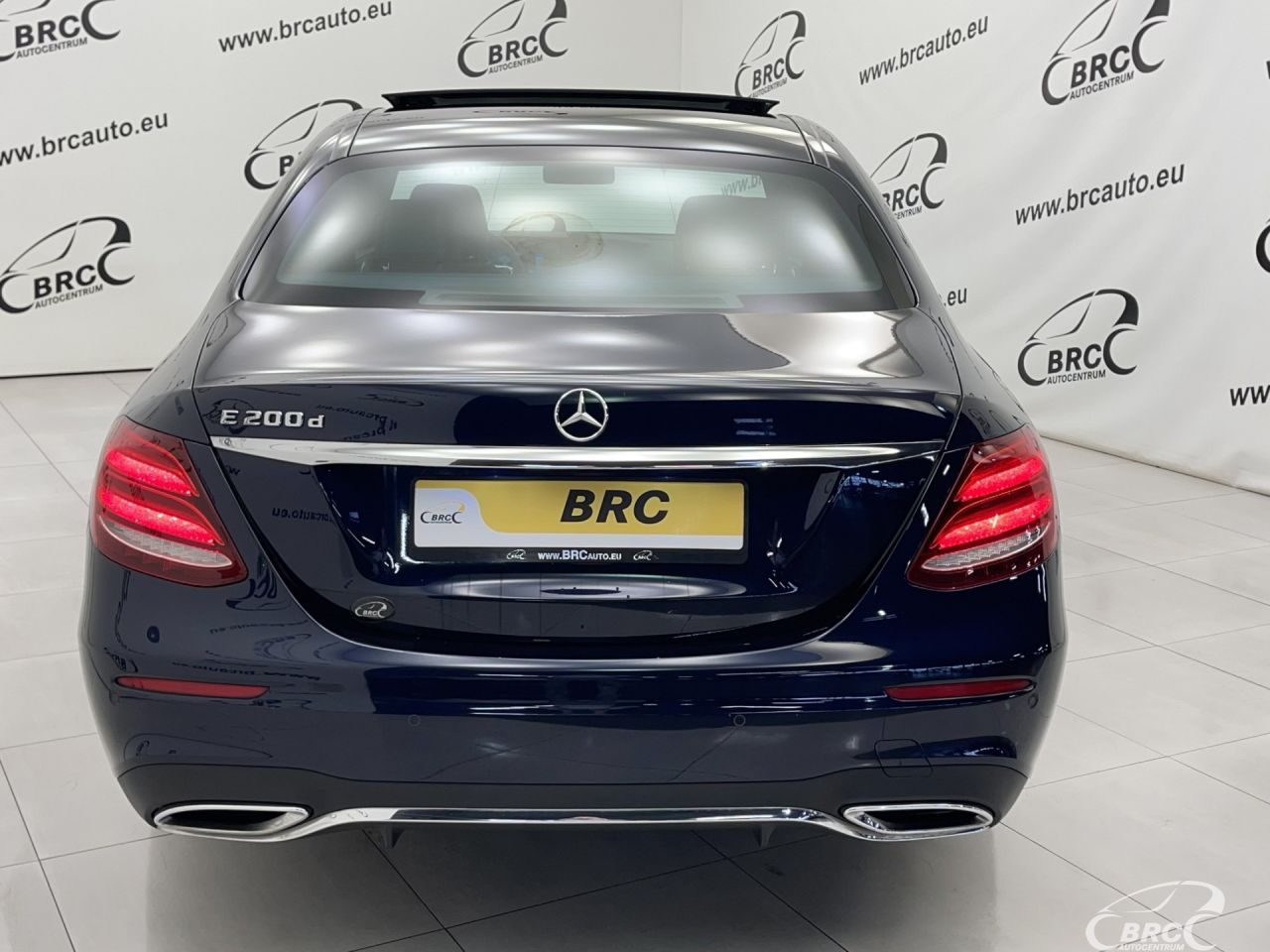 Mercedes-Benz E200 | 55