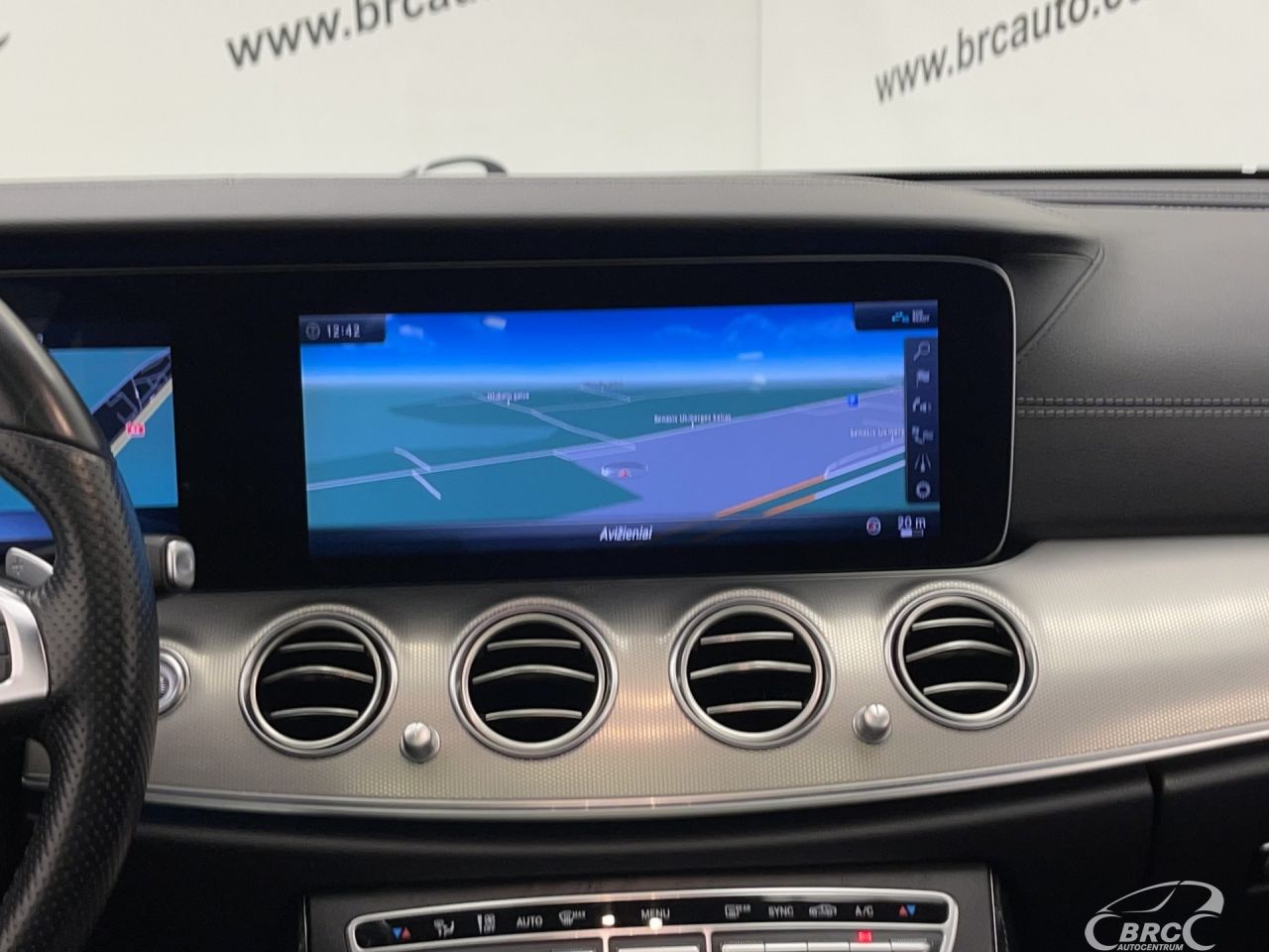 Mercedes-Benz E200 | 15
