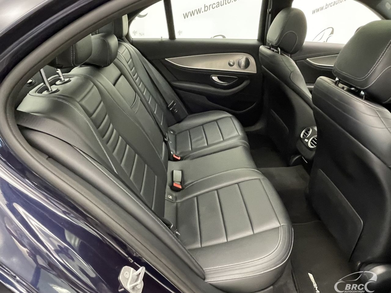 Mercedes-Benz E200 | 10
