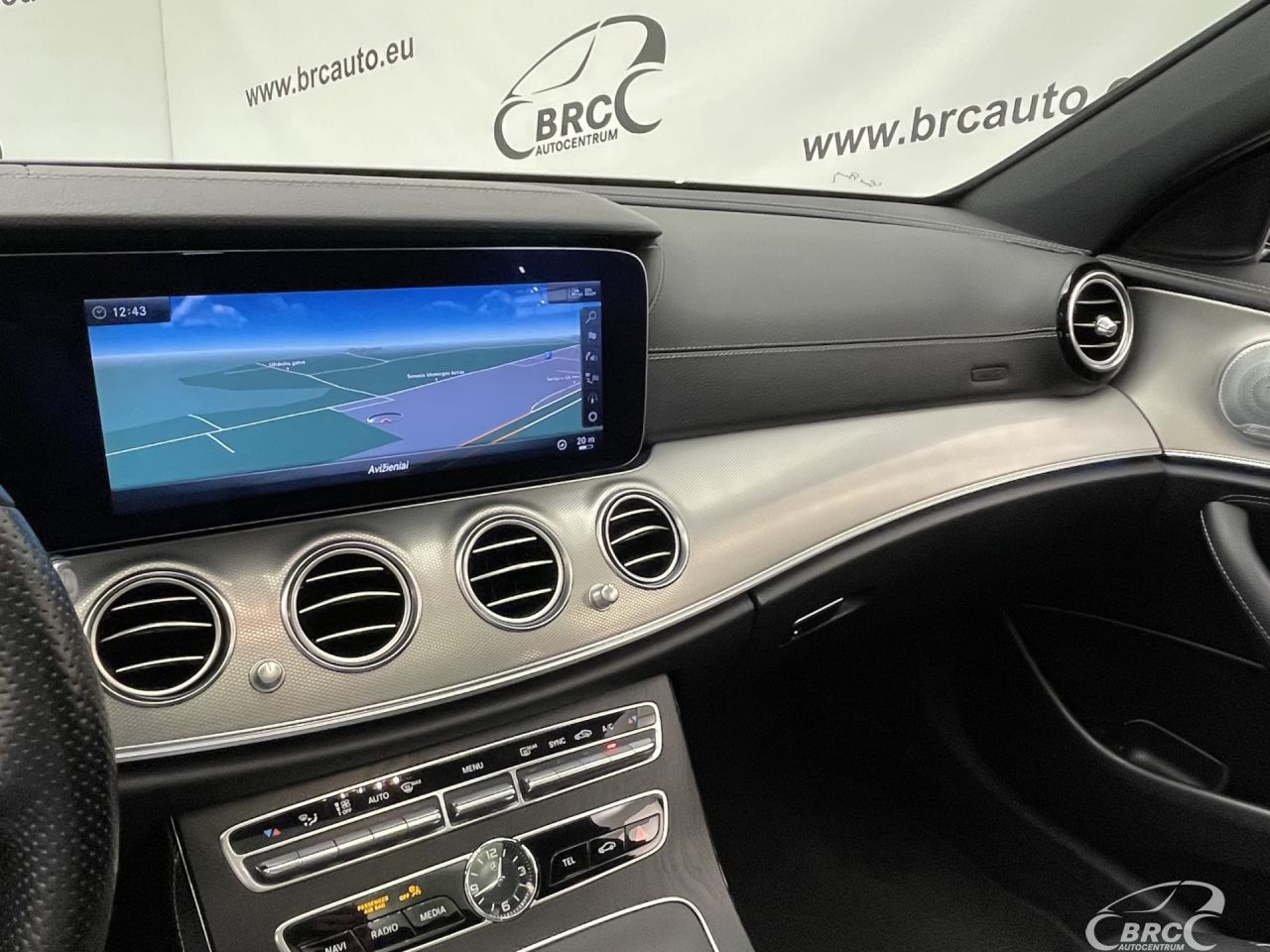 Mercedes-Benz E200 | 27